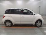Reliable 2004 Toyota Ist - Compact & Fuel Efficient Hatchback - Image 2
